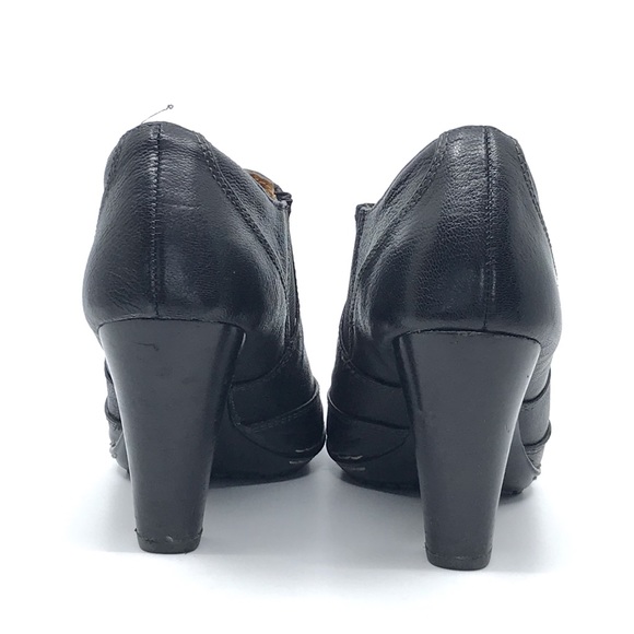 SOFFT BLACK LEATHER ALMOND TOW ANKLE BOOTIE - Picture 5 of 8